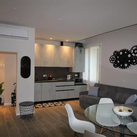 Magno Luxury Canal View *
