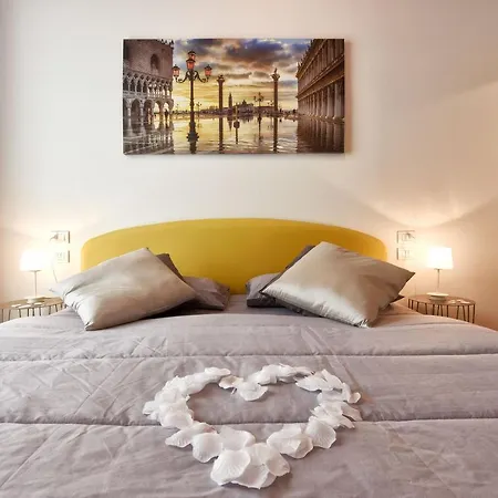 Your Venetian Dream Apartment *