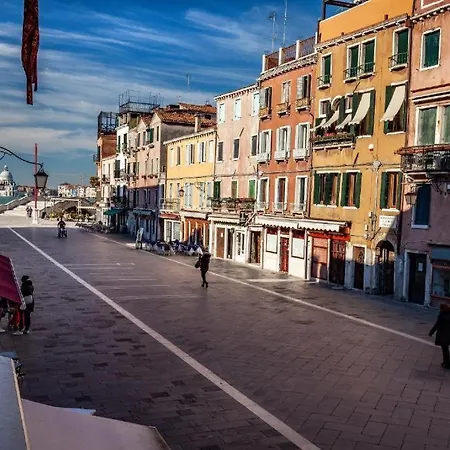 Superior In Via Garibaldi By Bricola Appartamento Venezia
