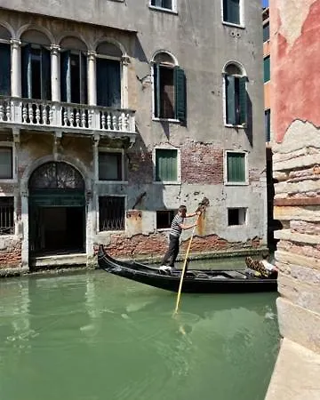 Apartment San Marco With Canal View