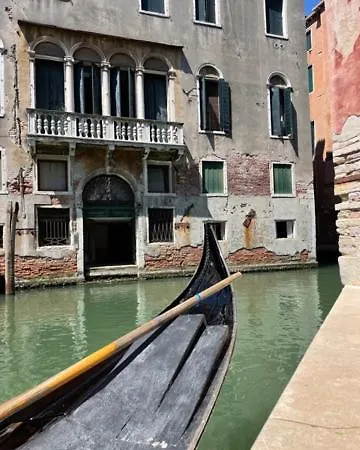 Apartment San Marco With Canal View