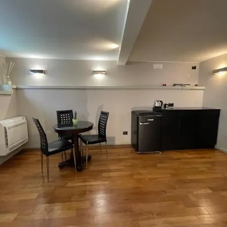San Marco With Canal View Apartment Venice