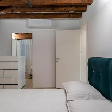 Apartment San Stae Glamour Venice