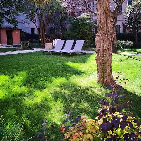 Cinqueteste Luxury 2* Venice