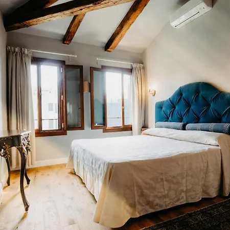 Casa Virginia Direct At The Canal Cannaregio With Own Roof Terrace דירה