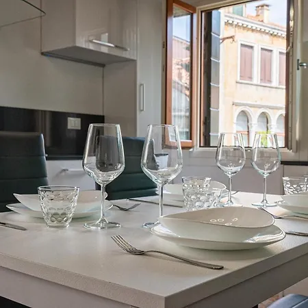 Casanova Fenice - Canal View * 威尼斯