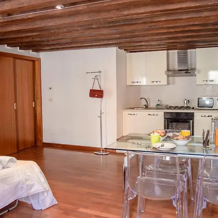 Appartamento Superior In Via Garibaldi By Bricola