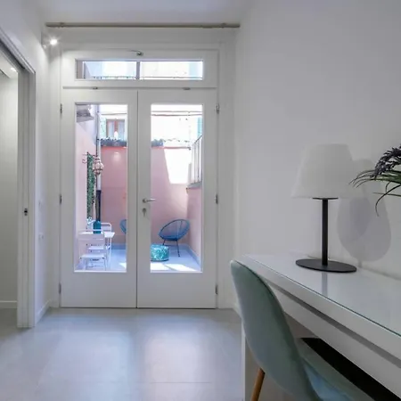 Apartament Ormesini Courtyard