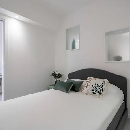 Apartament Ormesini Courtyard *