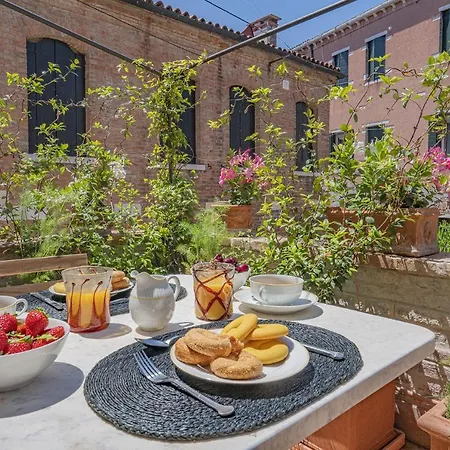 Ca' Minore Secret Garden Apartment Venice