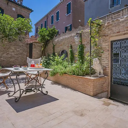 Ca' Minore Secret Garden Apartment *