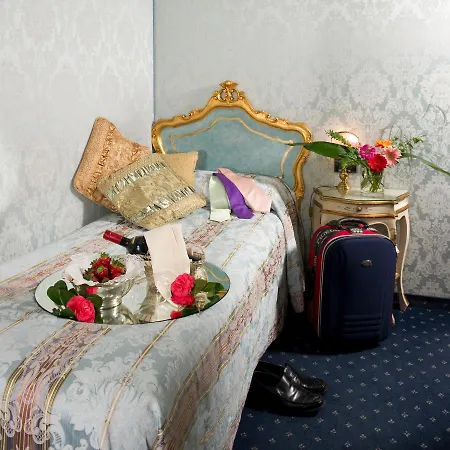 Carlton On The Grand Canal Hotel 4*