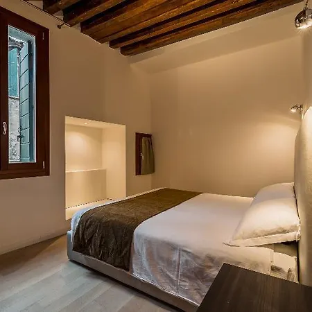 Aparthotel Charming Palace Corte Del Teatro
