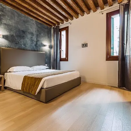 Charming Palace Corte Del Teatro 3* Venice