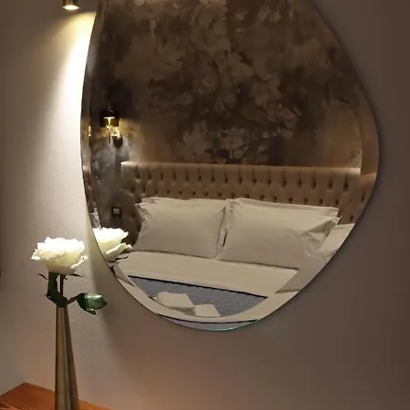 Honeymoon Apartment *