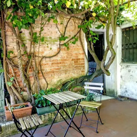 1749 Venicemar Apartment