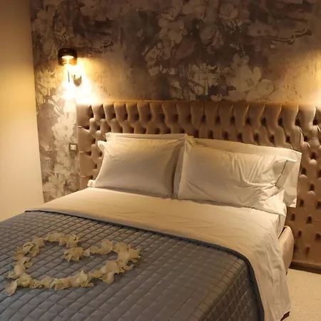 Honeymoon Apartment *