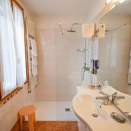 Al Piave 3* Venice