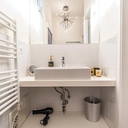 Apartment Snug With Private Courtyard M0270422677