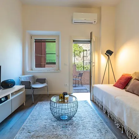 Snug With Private Courtyard M0270422677 Apartment