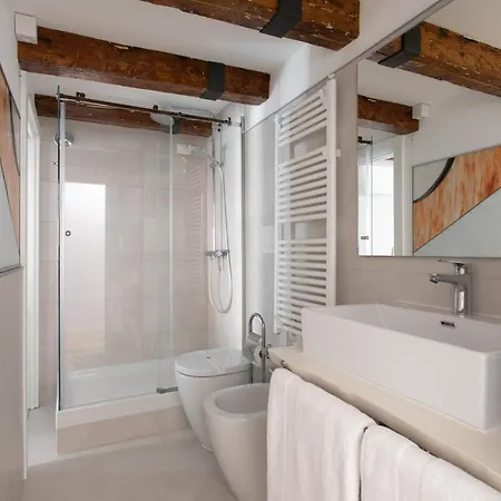Biennale Gallery Apartment *
