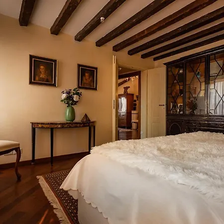 Apartment Penthouse With Rooftop Terrace And 360 Views Of - Venice5th Venice