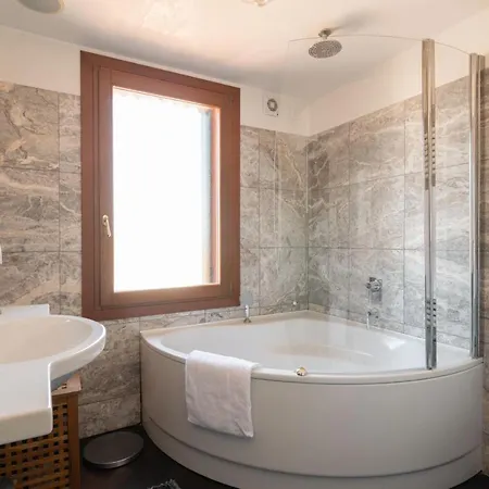 Apartment Penthouse With Rooftop Terrace And 360 Views Of - Venice5th *