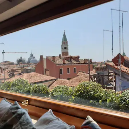 Penthouse With Rooftop Terrace And 360 Views Of - Venice5th Venice