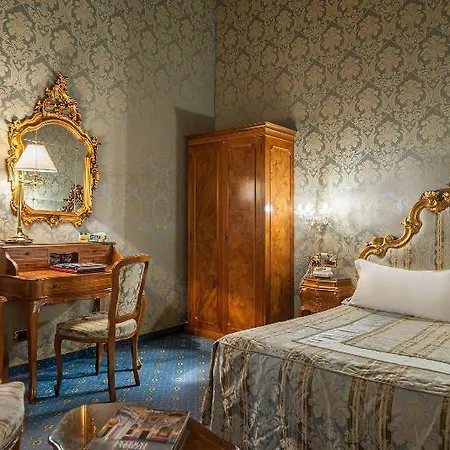 Al Ponte Antico Hotel 4*