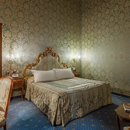 Al Ponte Antico Hotel 4*