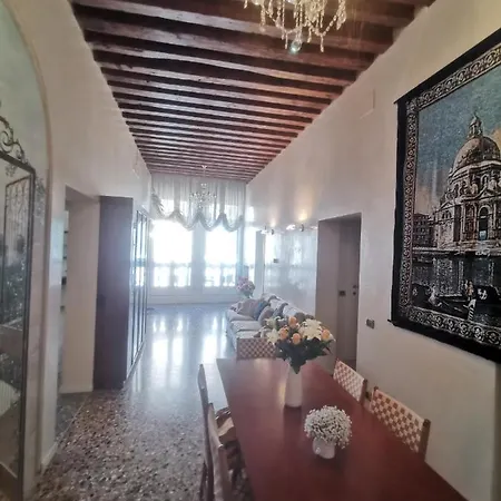 Apartment Ca Foscarini 1