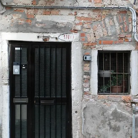 Biennale Gallery *