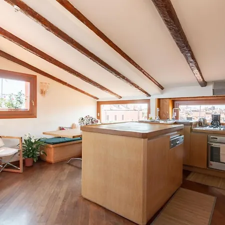 Apartment Penthouse With Rooftop Terrace And 360 Views Of - Venice5th Venice