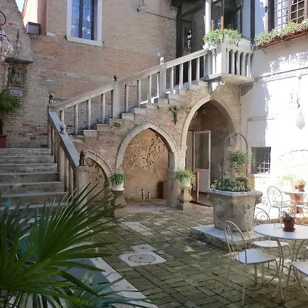 Ca' Nobile Corner Hotel