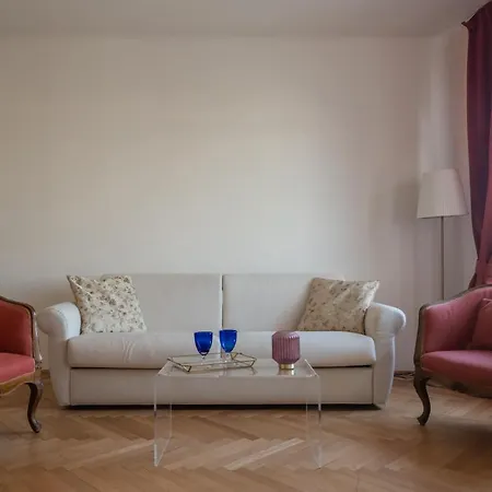 Venetian Palace R&r Apartament