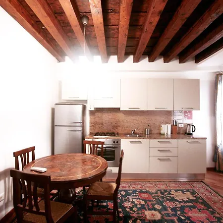 Venezia Residence Apartment *