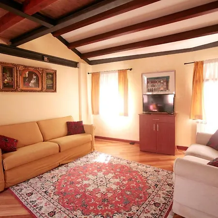 Venezia Residence Apartment *