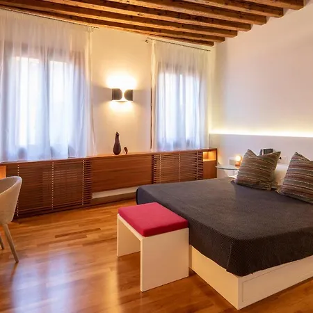 Ca' Della Scimmia - Rialto Bridge, Apartmán *