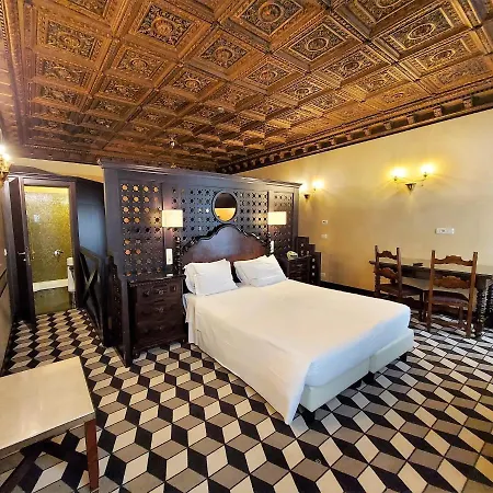 Hotel Saturnia & International