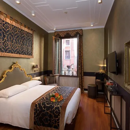Hotel Unahotels Ala Venezia-adults 16