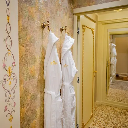 Ego' Boutique - The Silk Road 4* البندقية