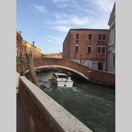 Elite Stunning Venetian Apt. Close Accademia Apartment