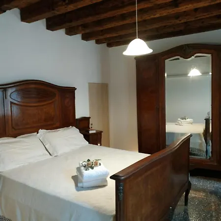 Apartment Ca Marga Cannaregio - Venetian Style 2 Bedroom