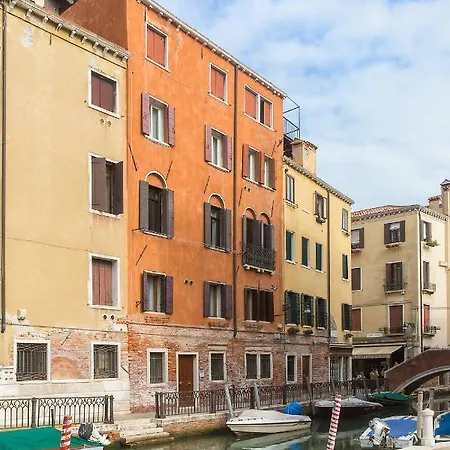 Veronica & Maison Laguna Apartment Venice