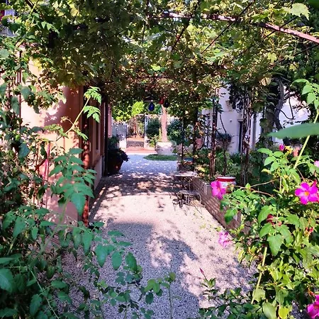 Cinqueteste Luxury Guest house 2*