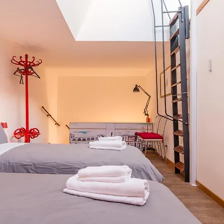 Apartment Red House Close To @accademia Bridge *