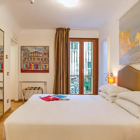 La Fenice Et Des Artistes 3* Venetië