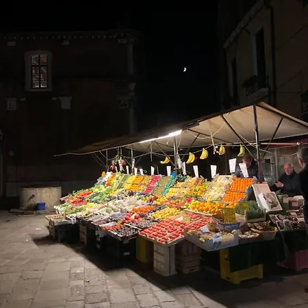 Ca Marga Cannaregio - Venetian Style 2 Bedroom Apartment Venice