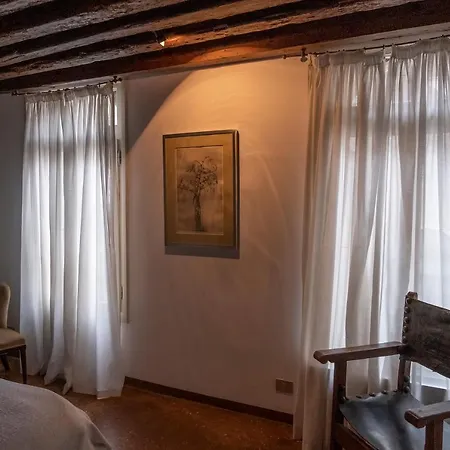Homestay Private Room In A Gothic Palazzo Dona In The Center Of Venice Venice