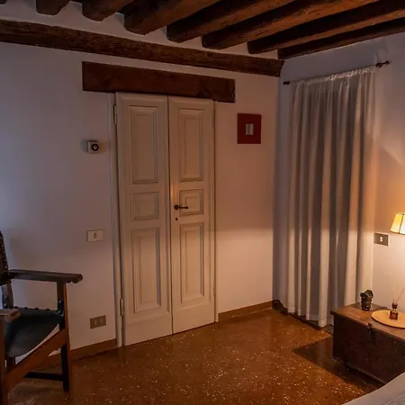 Private Room In A Gothic Palazzo Dona In The Center Of Venice * Venice